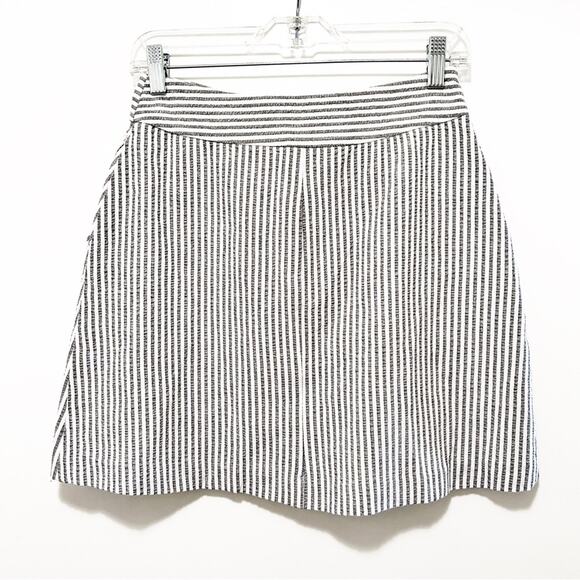 Court & Rowe Stretch Seersucker Miniskirt Sz.0 NWT - Picture 8 of 8